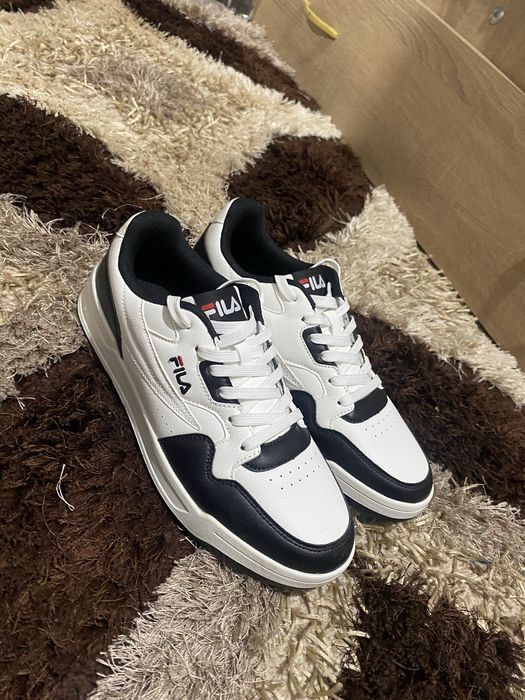 Vand adidasi FILA noi nouti