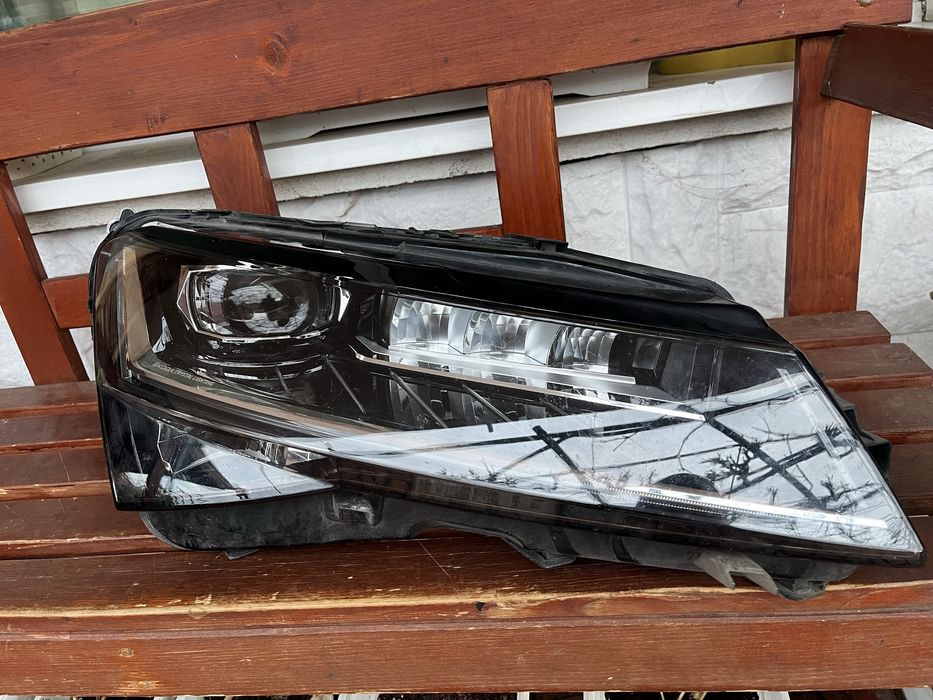 Фар за Skoda Superb 3V Led оборудван