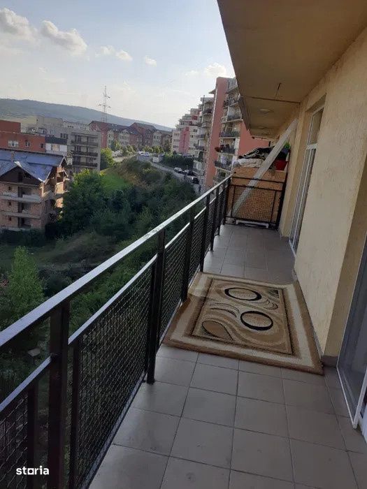 Apartament o camera, 40mp, etaj intermediar, zona Petrom — fotografia 1