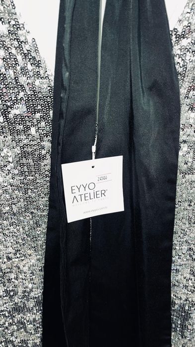 Продаю платье новая