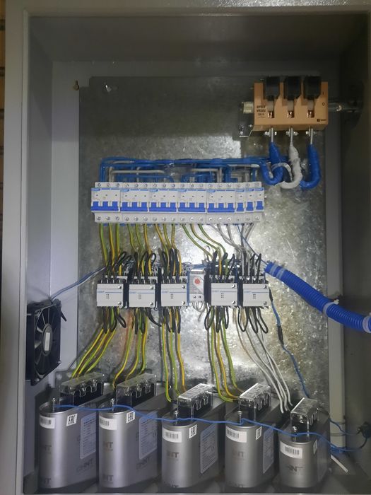 управление компенсацией реактивной мощности [УКРМ] 40Квар