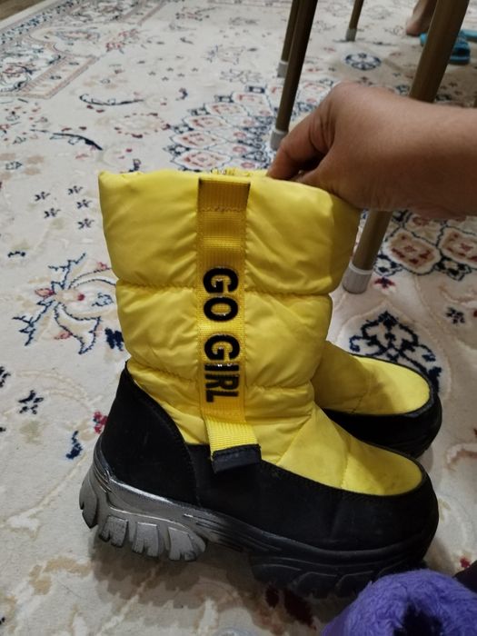 Продам детскую обувь