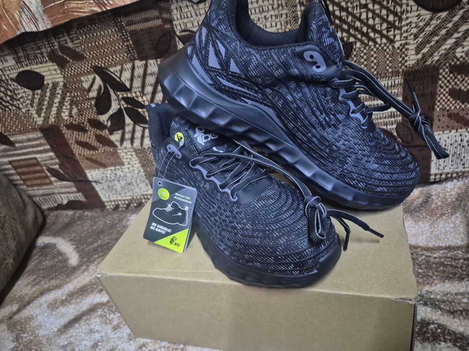 Продавам антистатични работни обувки