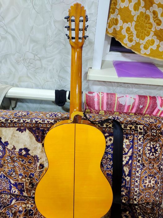 продам гитару классическую