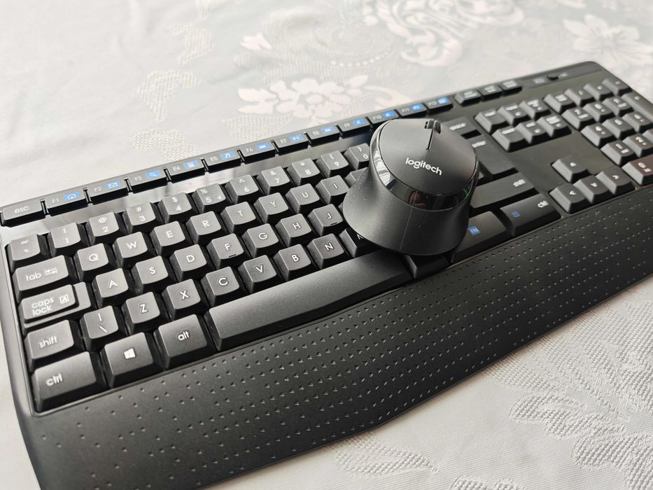 Комплекти клавиатури и мишки на Logitech и Baseus