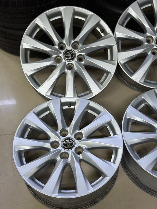 Камри  оригинал диски