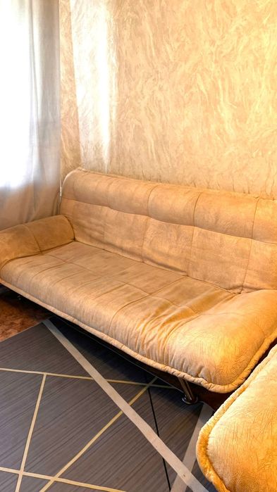 Продам диван и два кресла