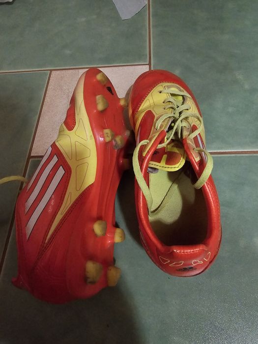 Pantofi fotbal cu crampoane Adidas