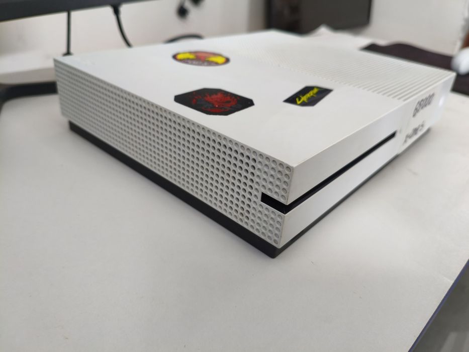 Xbox one S 512gb с играми