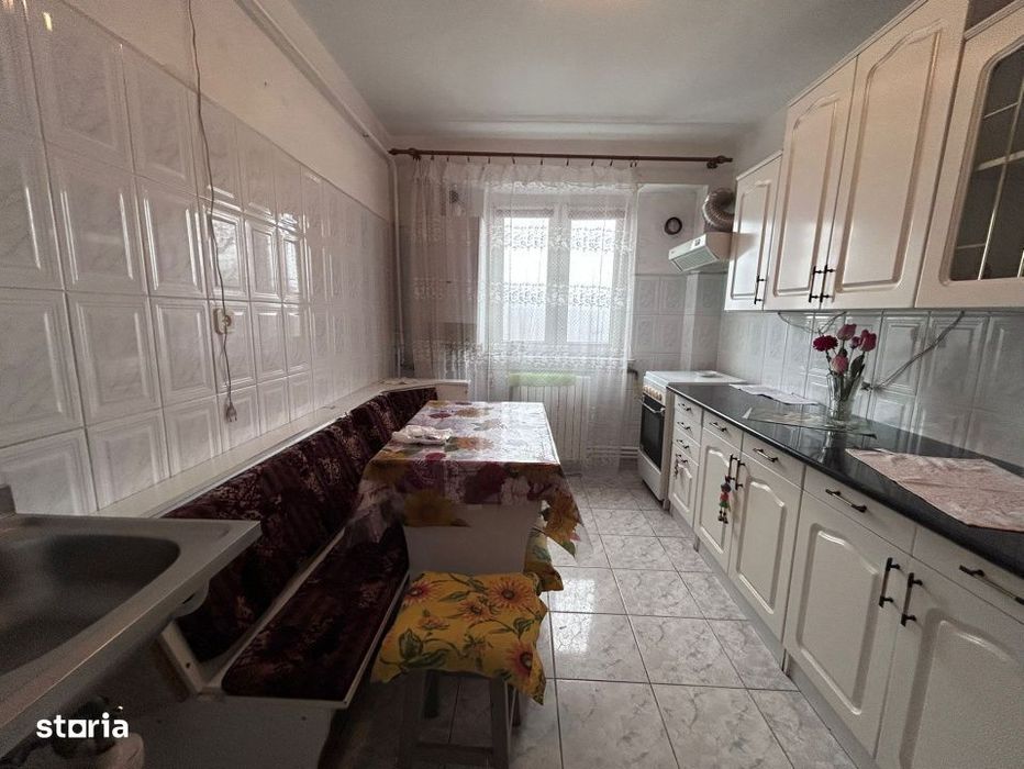 - Apartament 3 camere confort 1 decomandat, Plantelor, etaj 3.