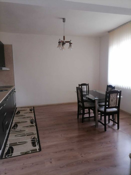 Дава се под наем Тристаен апартамент в Пловдив, Център - 120 кв.м за 510 € - Снимка #1