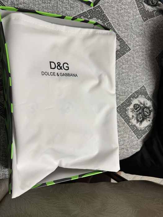 Продаю Dolce Gabbana