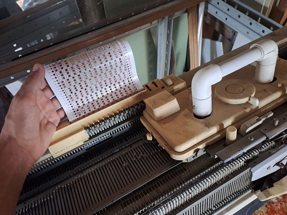 To'qidigan aparat to'ksiz ishliydi. (ruchnoy)