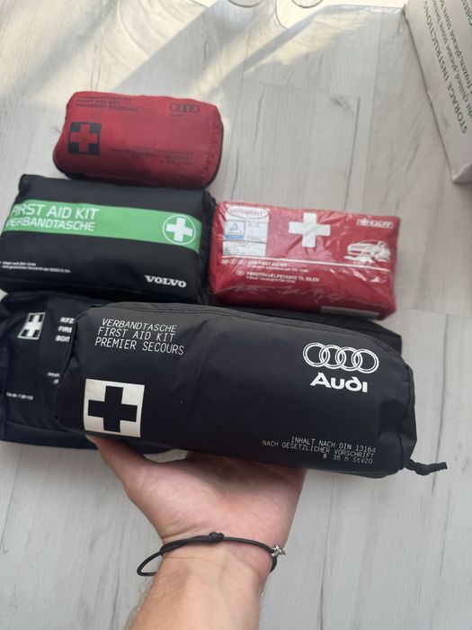 Оригинални НОВИ аптечки на различни марки автомобили