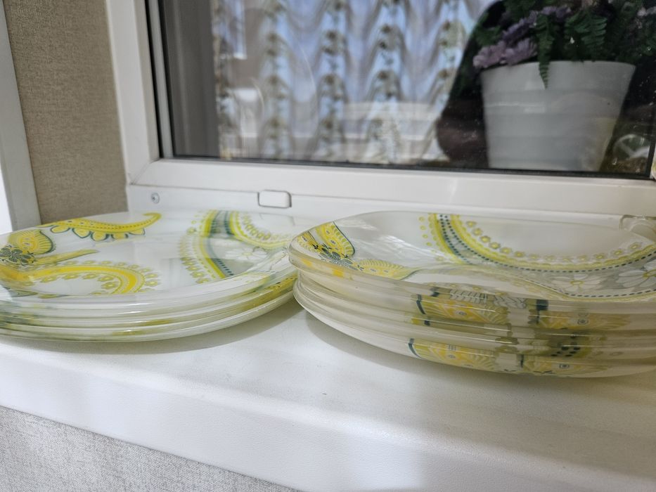 Продам красивый сервиз