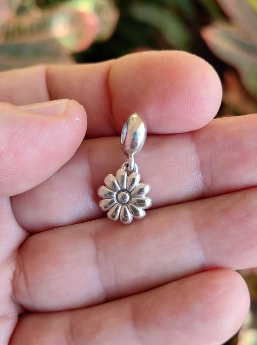 оригинален медальон PANDORA с гербери, материал сребро + 14К злато