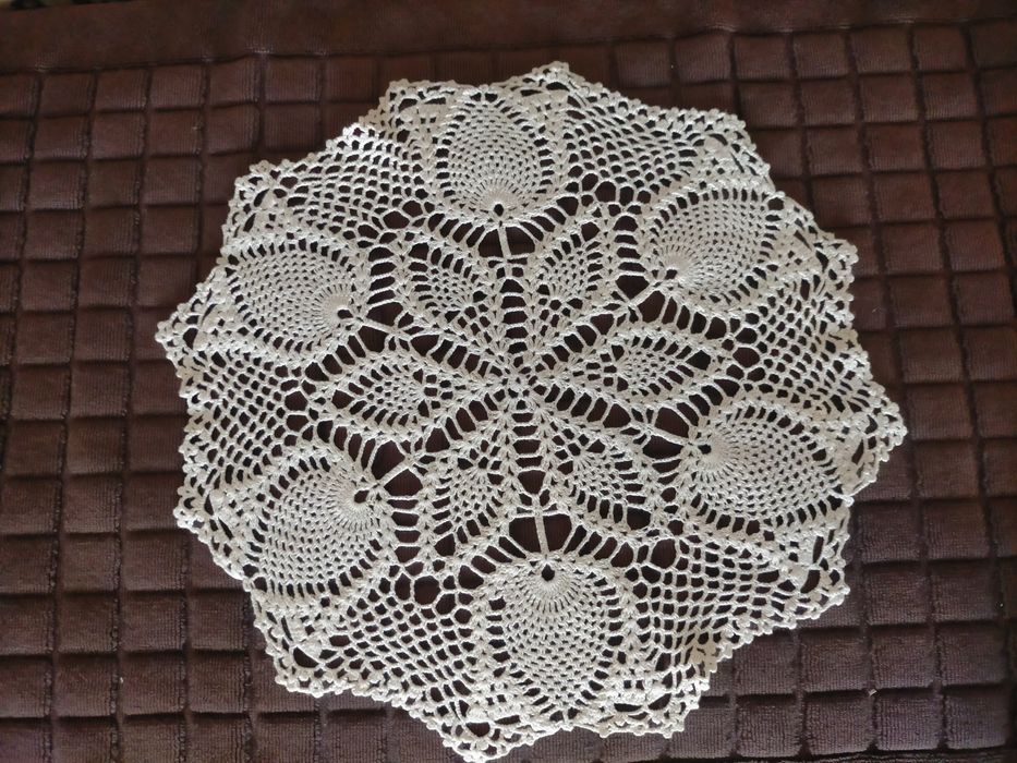 Продам текстиль кружевные скатерти