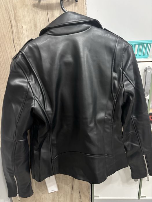 Дамски кожено яке Mango