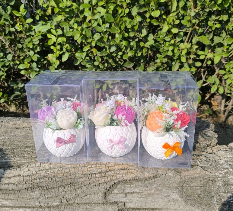 Керамична кашпа със ароматен букет