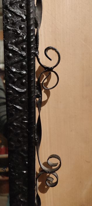 Oglindă cu ramă de metal