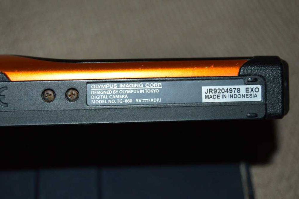 Foto Subacvatic Olympus Tough TG-860 – Rezistent la Șocuri și Apă 15m, Ecran Rabatabil, Wi-Fi, Defect