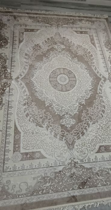Продам ковер в отличном состоянии