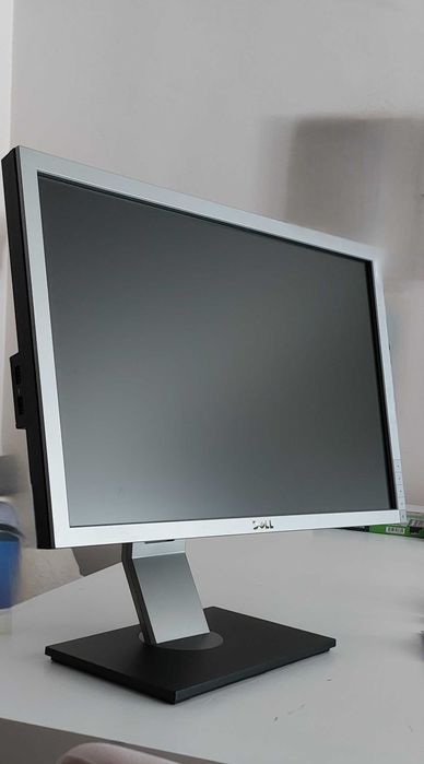 Монитор Dell P2210f