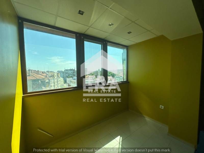 Продава се Тристаен апартамент в Русе, Център - 91 кв.м за 1687 €/кв.м - Снимка #3