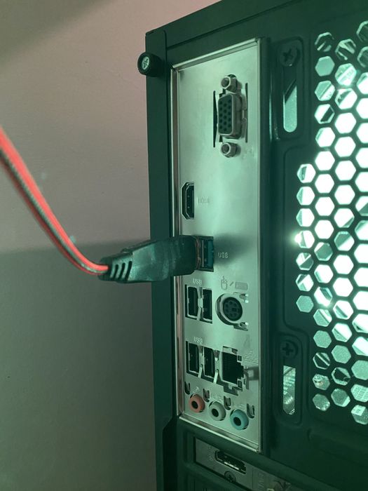 Pc / calculator i3 10100f 8GB RAM DDR4 GTX 750 TI