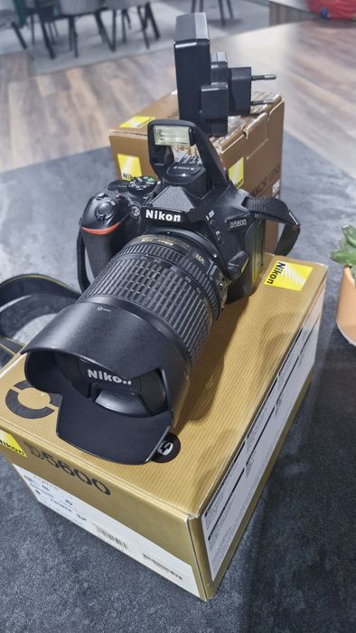 Nikon D5600 + Nikkor AF-S DX 18-105mm