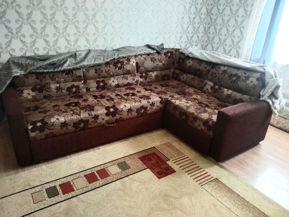 Мягка мебель в хорошим состояние