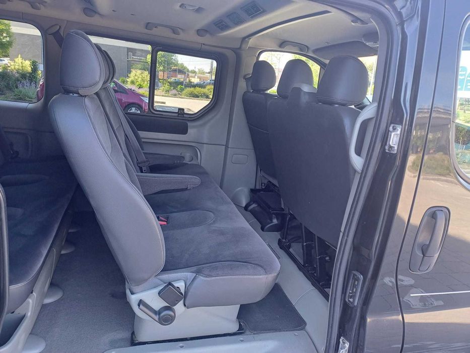 Vând Renault Trafic 8+1