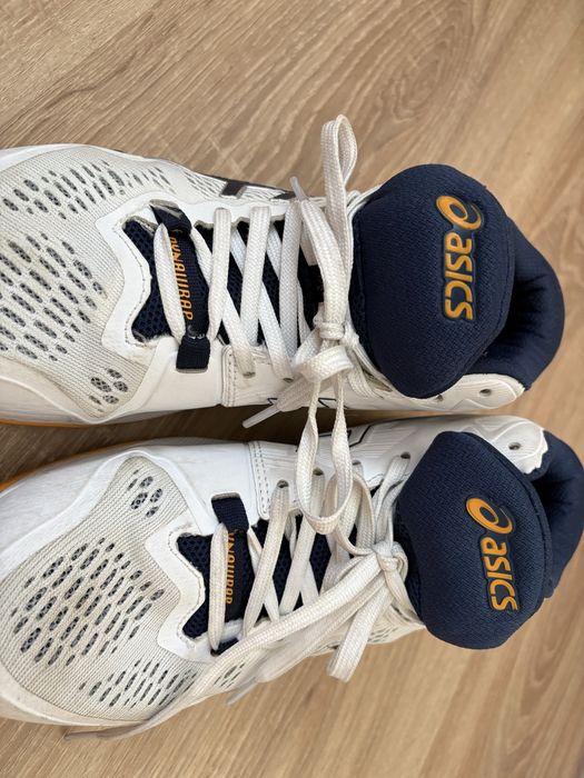 Asics для войлебола девочкам и пацанам 37размер