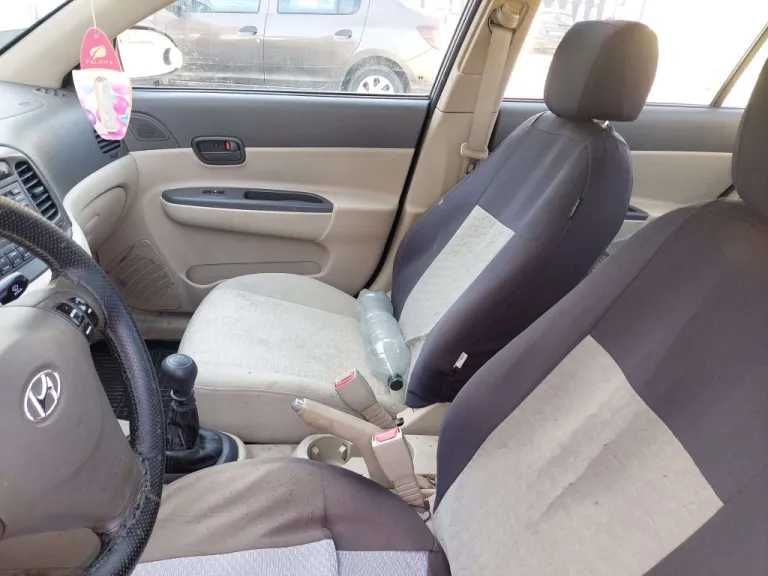 Hyundai Accent Albastru