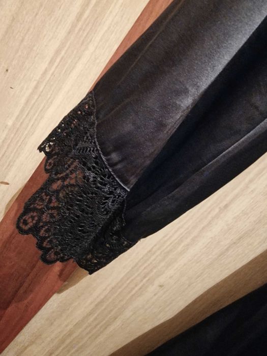 Сатенен черен халат