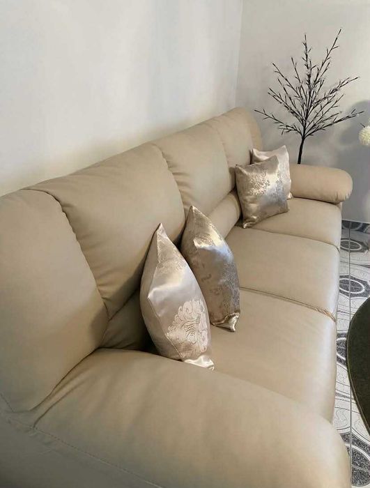 Canapea 3 locuri extensibilă + canapea 2 locuri, stare impecabilă