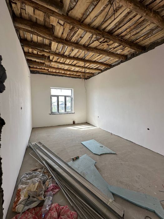 Xovli sotiladi Bektemir tumani 8 xona + Padval 90 bitgan