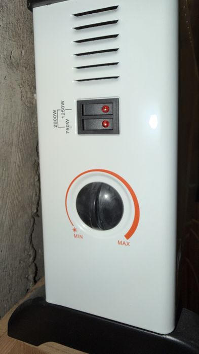 Продавам конвекторна печка  CH-Y02