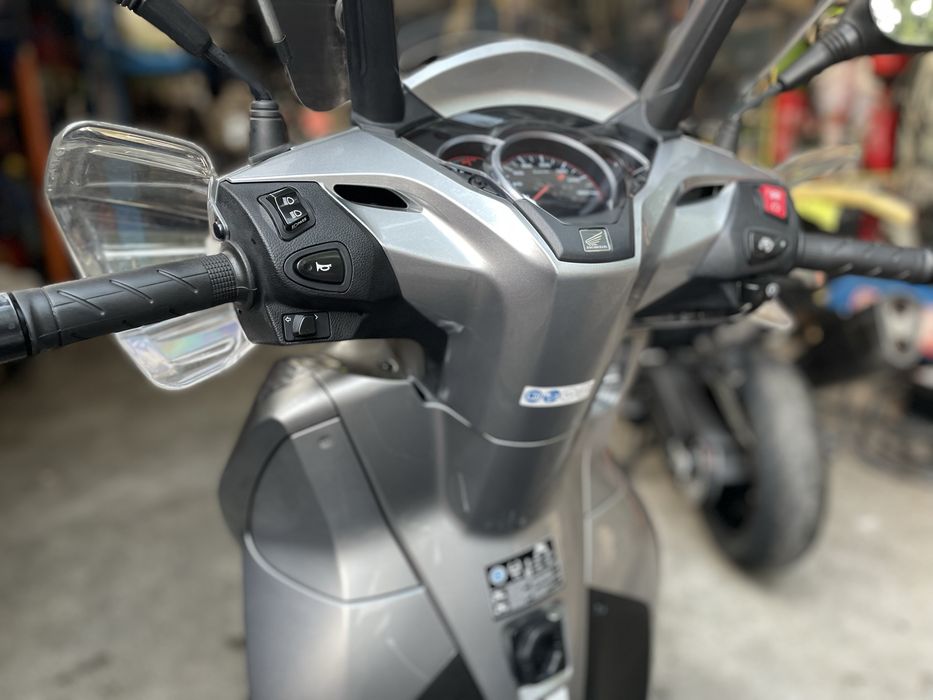 Honda Sh300 ABS/trakchan