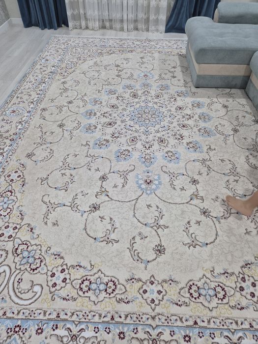 Ковер в хорошем состояний