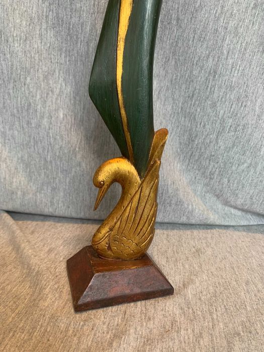 Ръчно изработена рисувана,  дървена скулптура дървена статуетка