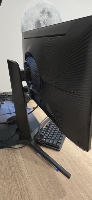 Монитор Samsung 27