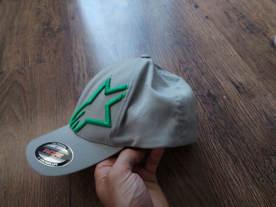 alpinestars hat - мъжка шапка 100% оригинал отлично състояние  размер L/XL