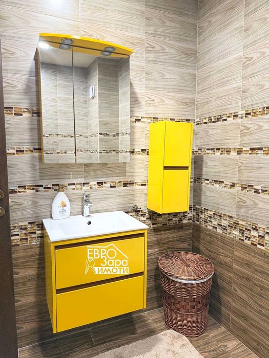 Двуетажна Къща с гараж за продажба в град Стара Загора