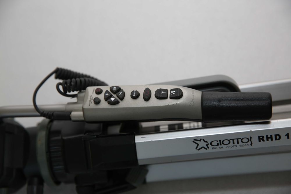Trepiedul cu telecomandă Giotto RHD 12410