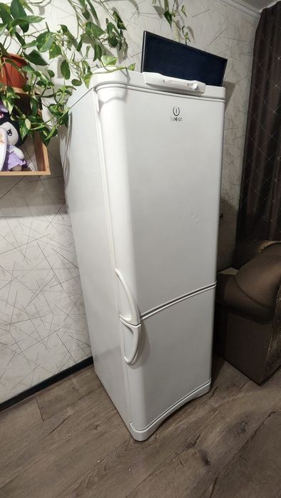 Продам холодильник б/у, 10000