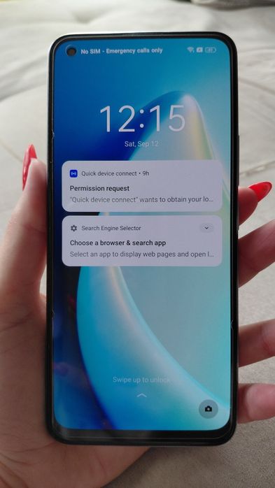 Телефон Realme 8