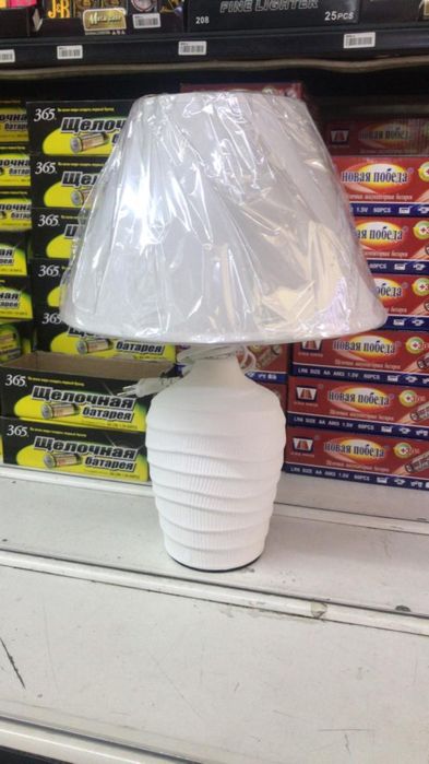 Настольная лампа на проводе E14, 40В (оптом и в розницу)