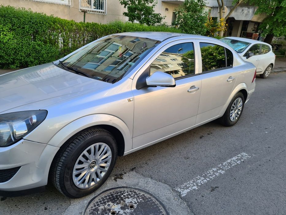 OPEL Astra 2011 — imagine 2