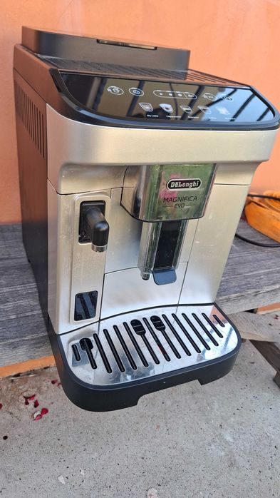 Espressor automat De'Longhi Magnifica Evo ECAM 290.61.SB, 1450W, 15 bari, Rasnita cu 13 setari, Negru/argintiu (nu are carafa pt. lapte)